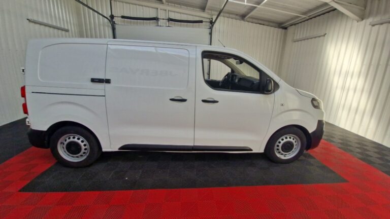 Citroën Jumpy M BlueHDi 120 S&S BVM6 (300 Nm) Driver - Image 04 (July 7, 2026)
