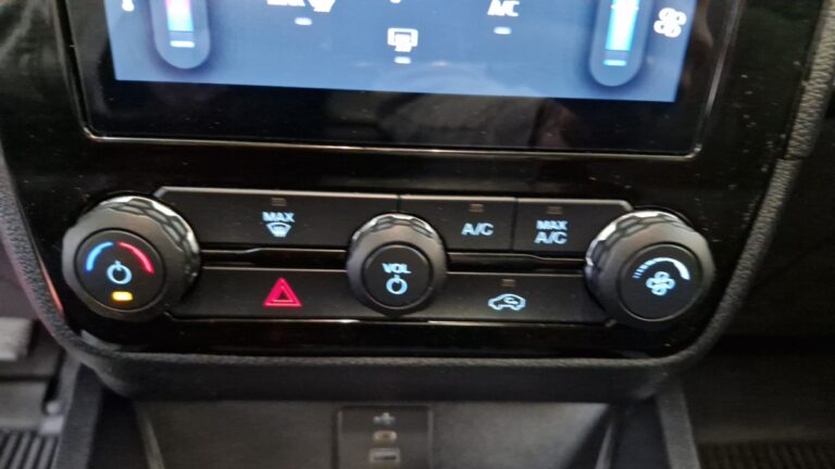Ford Ranger 2.0 ECOBLUE 170CH AUTO SUPER CABINE XLT - Image 16 (July 7, 2026)