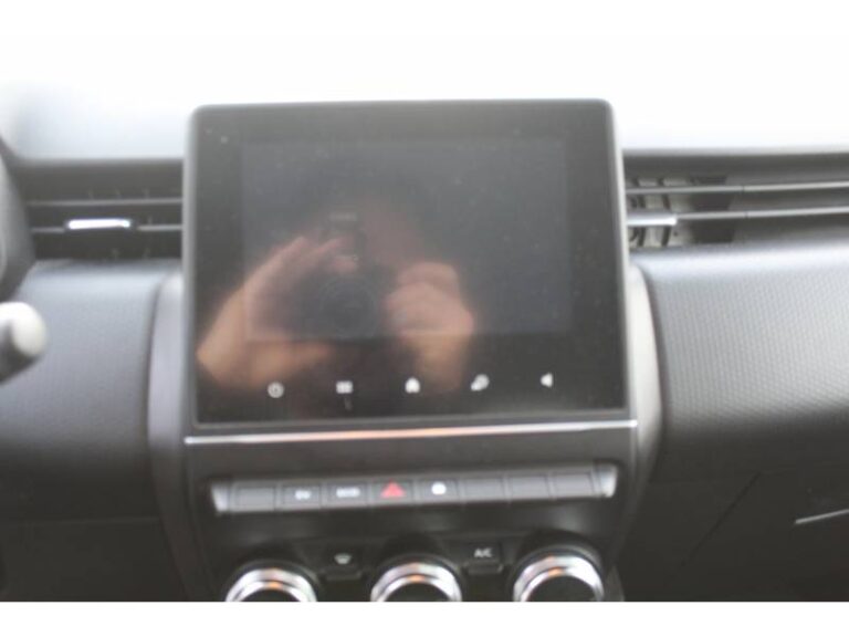Renault Clio SOCIETE E-TECH 140 – 21N BUSINESS REVERSIBLE - Image 16 (July 7, 2026)