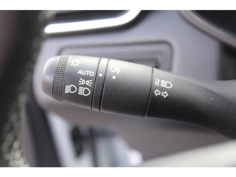 Renault Clio SOCIETE E-TECH 140 – 21N BUSINESS REVERSIBLE - Image 14 (July 7, 2026)