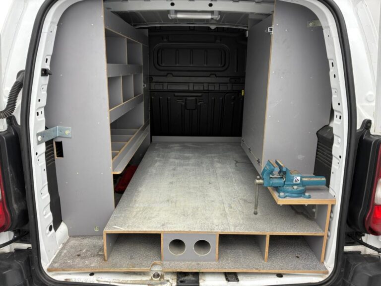 Peugeot Partner FOURGON STANDARD 1000 KG BLUEHDI 100 S&S BVM5 PREMIUM - Image 15 (July 7, 2026)