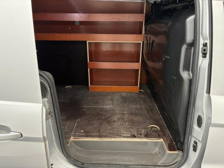 Ford Transit Connect FGN L2 1.5 ECOBLUE 100 S&S LIMITED - Image 14 (July 7, 2026)