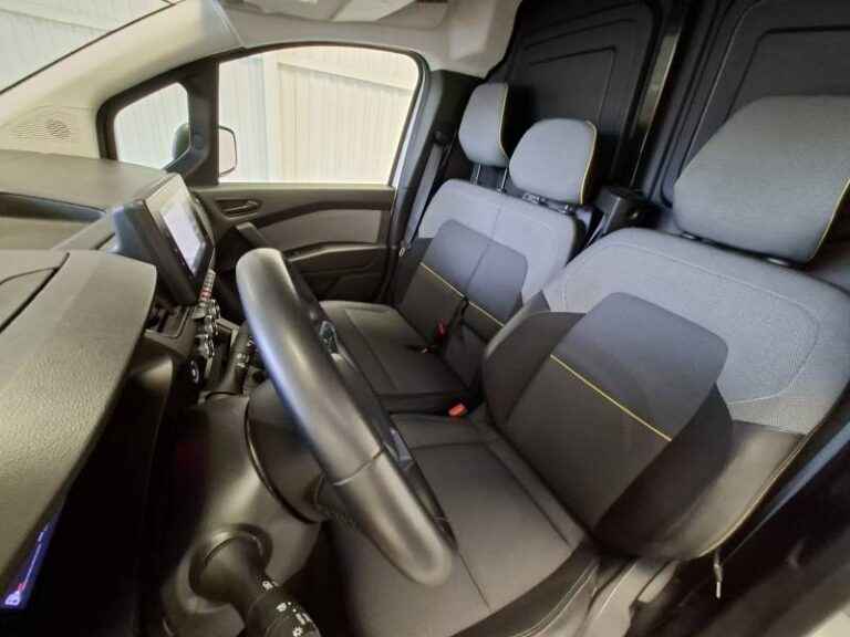 Renault Kangoo Van FG TOLE BLUE DCI 95 L1 GSR2 EXTRA - Image 18 (July 7, 2026)