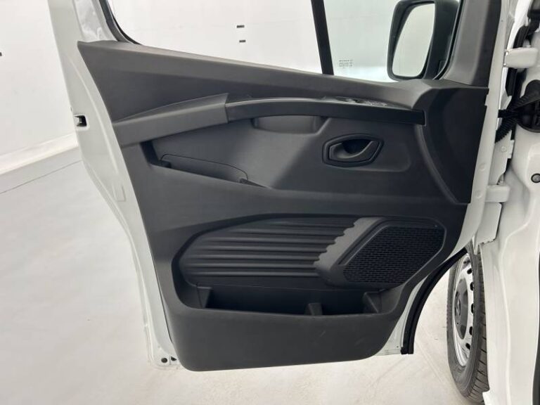 Renault Trafic FG BLUE DCI 130 3T GSR2 CONFORT - Image 10 (July 7, 2026)