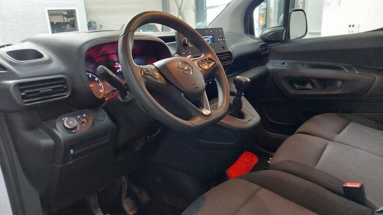 Opel Combo 1.5 diesel 100ch /augmente CARGO PACK CLIM - Image 18 (July 7, 2026)
