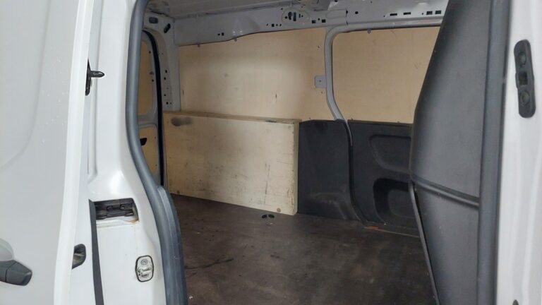 Opel Combo 1.5 diesel 100ch /augmente CARGO PACK CLIM - Image 07 (July 7, 2026)