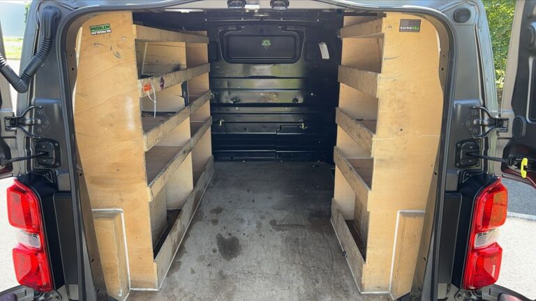 Peugeot Expert VU 3 2.0 BlueHDi 120 EAT8 Standard Fourgon Moyen – Automatique - Image 14 (July 7, 2026)