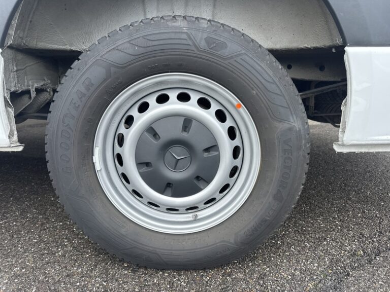 Mercedes Sprinter 43S 315 CDI PTRA 7T 34 590€HT - Image 08 (July 7, 2026)
