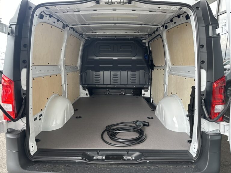 Mercedes Vito e 112 Fourgon Long 45900€HT VI Vito 60 - Image 07 (July 7, 2026)