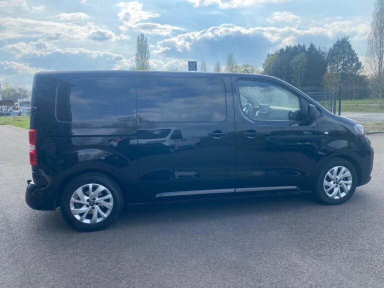 Fiat Scudo CABINE APPROFONDIE CA FIXE BLUEHDI 180 M S&S EAT8 - Image 04 (July 7, 2026)