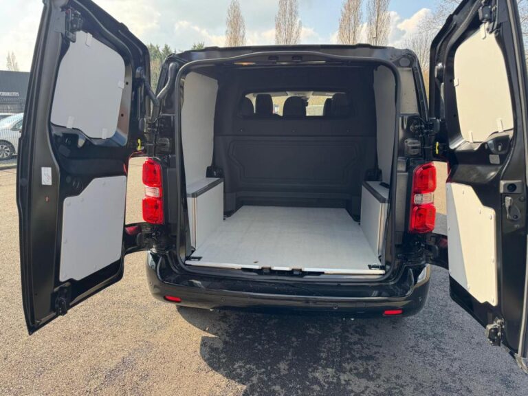 Fiat Scudo CABINE APPROFONDIE CA FIXE BLUEHDI 180 M S&S EAT8 - Image 06 (July 7, 2026)