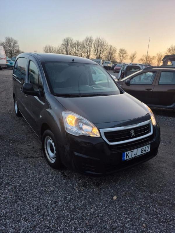 Peugeot Partner FOURGON STANDARD 650 KG BLUEHDI 75 BVM5 PREMIUM - Image 01 (July 7, 2026)