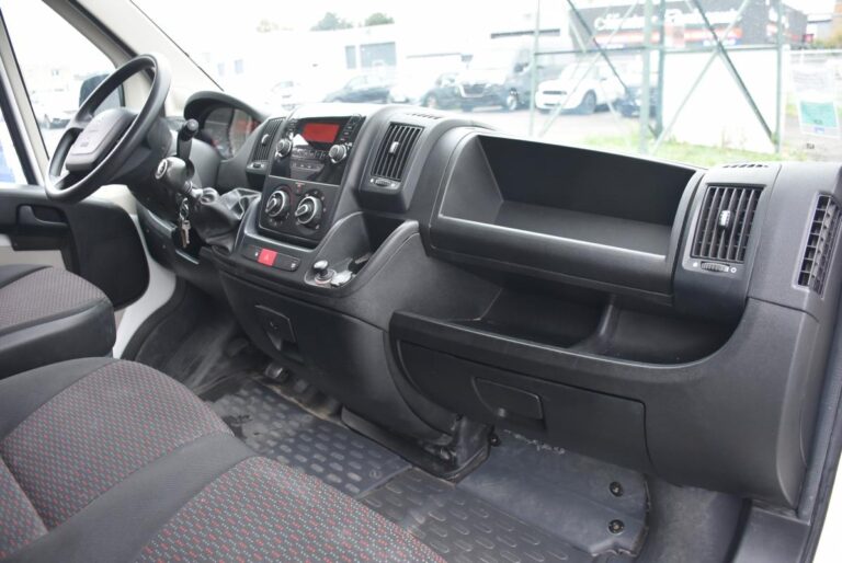 Peugeot Boxer FOURGON TOLE 330 BLUEHDI 110 PRO - Image 03 (July 7, 2026)