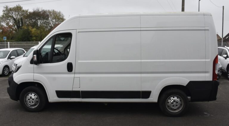 Peugeot Boxer FOURGON TOLE 330 BLUEHDI 110 PRO - Image 06 (July 7, 2026)