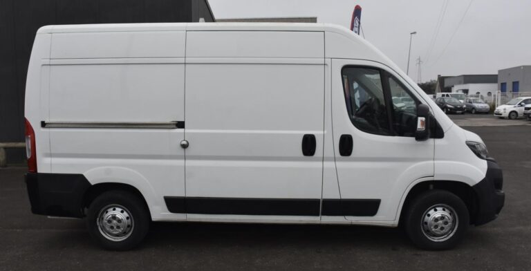 Peugeot Boxer FOURGON TOLE 330 BLUEHDI 110 PRO - Image 09 (July 7, 2026)