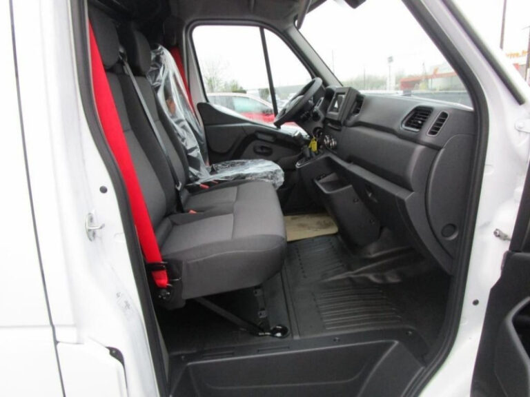 Renault Master FGN TRAC F3500 BLUE DCI 150 GRAND CONFORT - Image 09 (July 7, 2026)