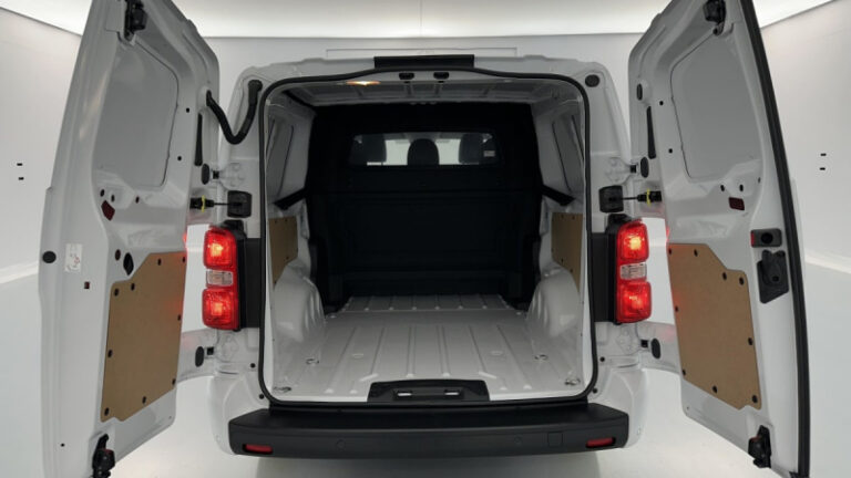 Peugeot Expert CA XL 2.0 BlueHDi 180ch EAT8 - Image 09 (July 7, 2026)