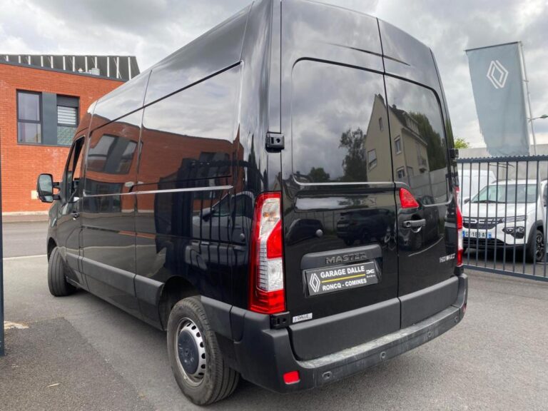 Renault Master CONFORT 2.3DCI 135CV 3T3 – CARPLAY/RADARS AR/CLIM/ KIT BOIS COMPLET - Image 11 (July 7, 2026)