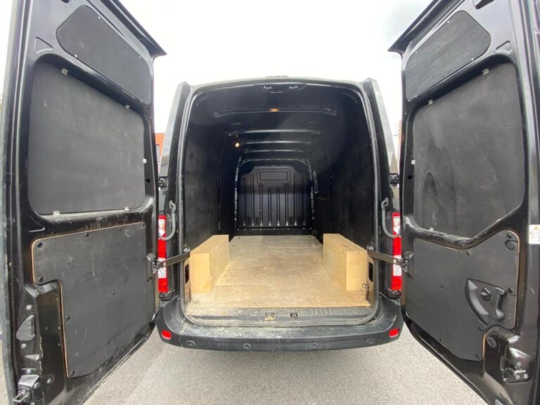 Renault Master CONFORT 2.3DCI 135CV 3T3 – CARPLAY/RADARS AR/CLIM/ KIT BOIS COMPLET - Image 14 (July 7, 2026)