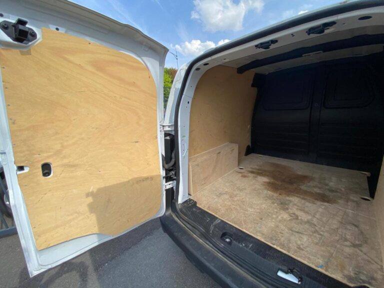 Renault Kangoo Van EXTRA 1.5DCI 95CV – CARPLAY/CAMERA-HABILLAGE BOIS/GPS - Image 18 (July 7, 2026)