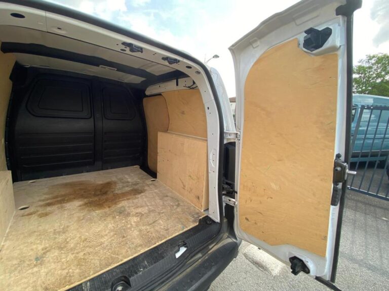 Renault Kangoo Van EXTRA 1.5DCI 95CV – CARPLAY/CAMERA-HABILLAGE BOIS/GPS - Image 19 (July 7, 2026)