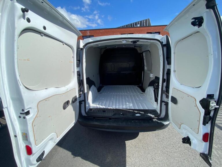 Renault Kangoo EXTRA R LINK 1.5DCI 95CV 9.900€ HT- CLIM/RADARS AR/BLUETOOTH/REGULATEUR - Image 17 (July 7, 2026)