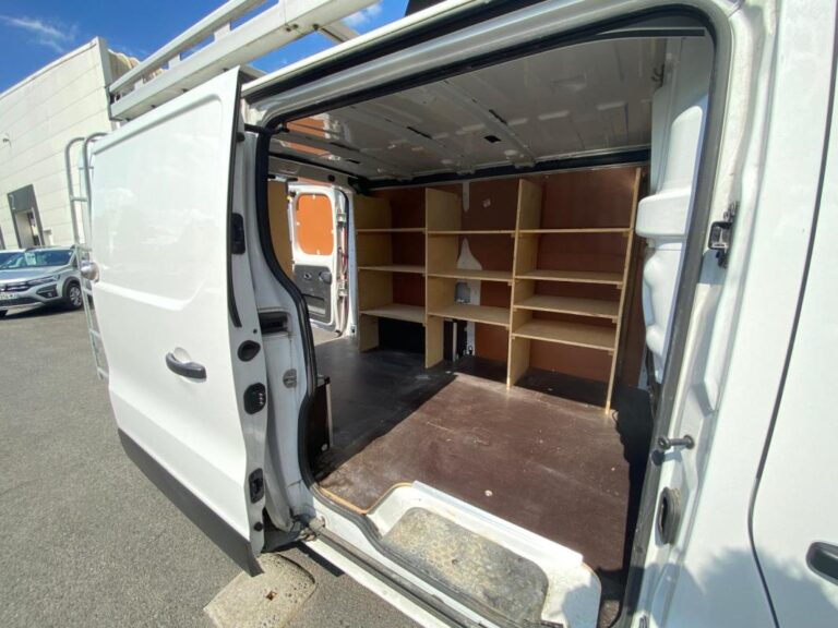 Renault Trafic CONFORT 2.0 DCI 130CV 2T8 17.000HT – BLUETOOTH/GALERIE/CLIM/KIT BOIS - Image 13 (July 7, 2026)