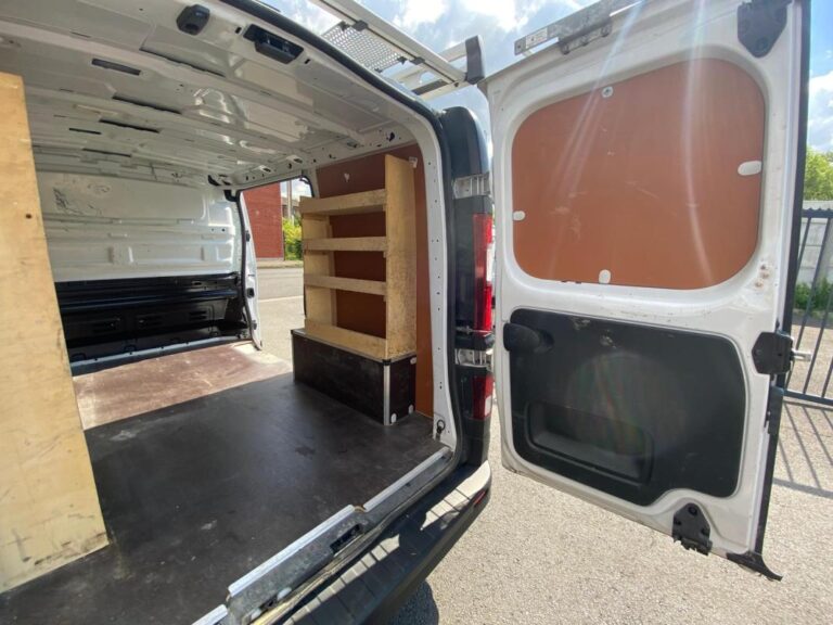 Renault Trafic CONFORT 2.0 DCI 130CV 2T8 17.000HT – BLUETOOTH/GALERIE/CLIM/KIT BOIS - Image 14 (July 7, 2026)