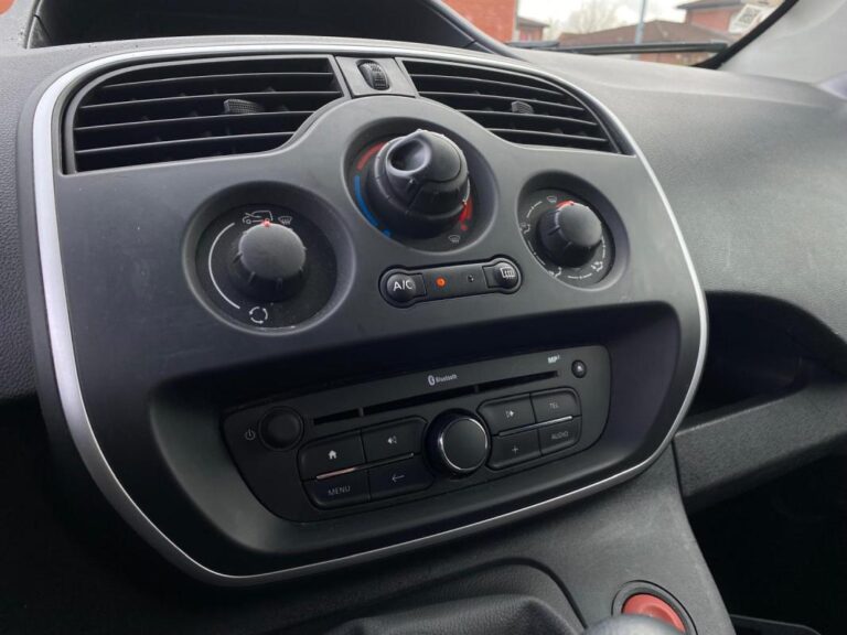 Renault Kangoo Maxi dci 95 cv extra clim Bluetooth radars 1 ère main 10000 HT - Image 05 (July 7, 2026)
