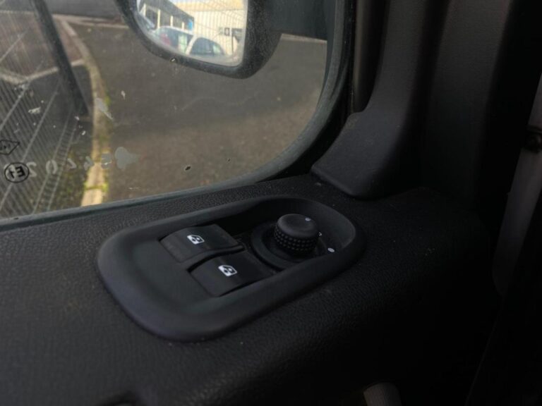 Renault Master PLATEAU CABINE APPROFONDIE 110CV 2.3DCI 7 PLACES 13250 ht BLUETOOTH/VITRES AV ELECTRIQUES CARNET TVA 12500 - Image 05 (July 7, 2026)