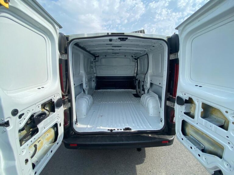 Renault Trafic GRAND CONFORT 1000 2.0DCI 145 EDC BOITE AUTOMATIQUE 15825HT /BLUETOOTH/REGULATEUR/CLIM - Image 13 (July 7, 2026)