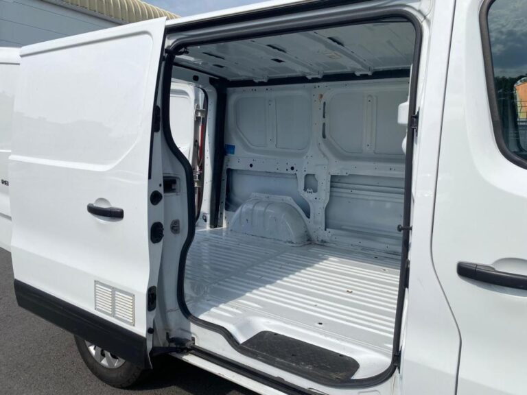 Renault Trafic GRAND CONFORT 1000 2.0DCI 145 EDC BOITE AUTOMATIQUE 15825HT /BLUETOOTH/REGULATEUR/CLIM - Image 16 (July 7, 2026)