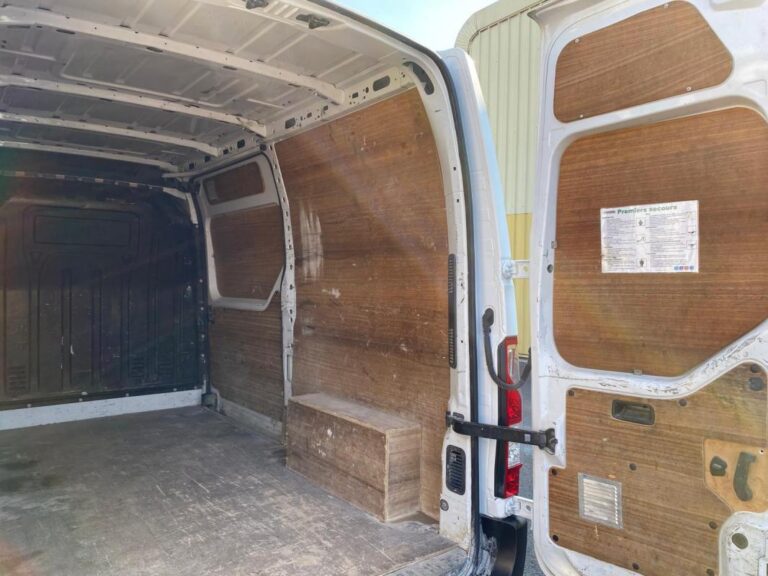 Renault Master GRD CONFORT 2.3 DCI 110 3T3 CLIM/BLUETOOTH/REGULATEUR KIT BOIS 11650 HT - Image 13 (July 7, 2026)
