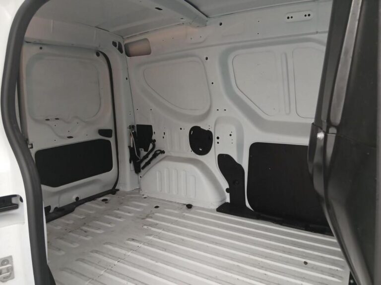Renault Express Van BLUE DCI 95 – 22 CONFORT - Image 15 (July 7, 2026)