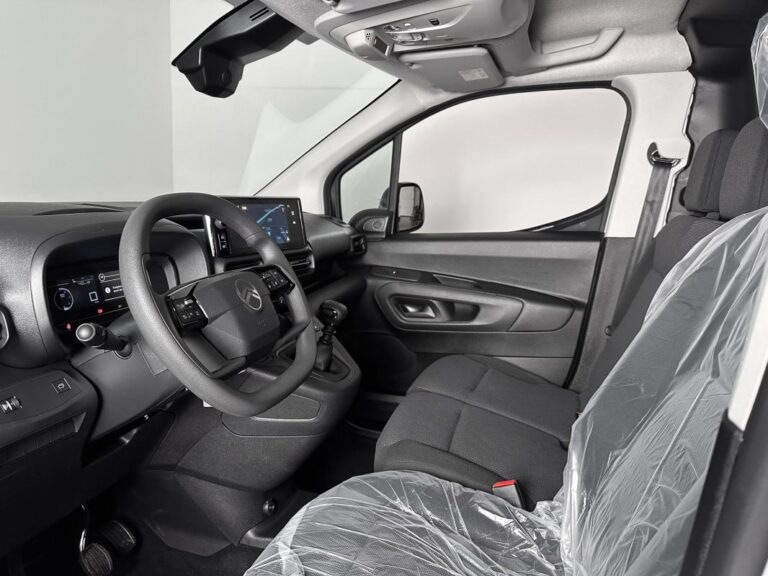 Citroën Berlingo XL 3 PLACES 1.5 BLUEHDI 100CH 950KG CAMERA CARPLAY REGUL CLIM DAB CABINE EXTENSO - Image 07 (July 7, 2026)