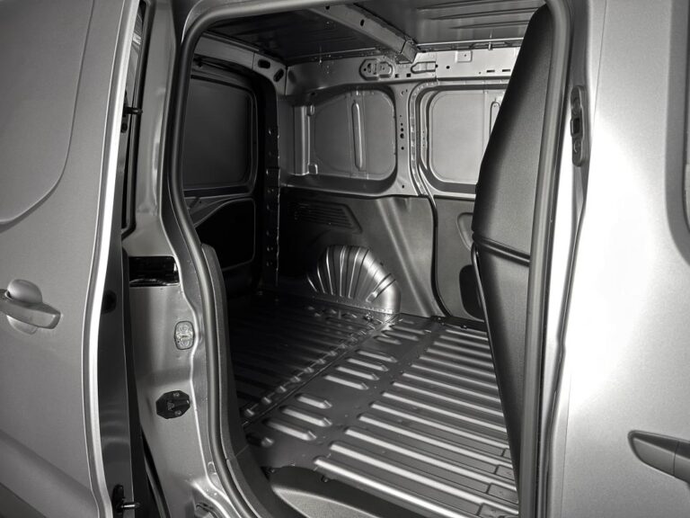 Citroën Berlingo 3 PLACES BLUEHDI 130CH -32% NEUF EAT8 S&S CARPLAY REGUL DAB FULL LED CABINE EXTENSO - Image 19 (July 7, 2026)