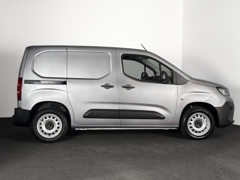 Citroën Berlingo 3 PLACES BLUEHDI 130CH -32% NEUF EAT8 S&S CARPLAY REGUL DAB FULL LED CABINE EXTENSO - Image 03 (July 7, 2026)