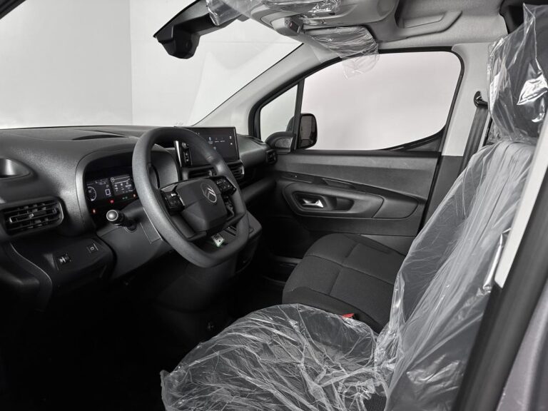 Citroën Berlingo 3 PLACES BLUEHDI 130CH -32% NEUF EAT8 S&S CARPLAY REGUL DAB FULL LED CABINE EXTENSO - Image 07 (July 7, 2026)