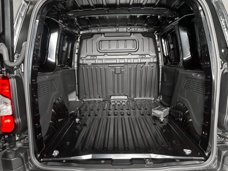 Citroën Berlingo VAN 3PL BLUEHDI 130CH -32% NEUF EAT8 S&S CARPLAY REGUL DAB FULL LED CABINE EXTENSO - Image 20 (July 7, 2026)