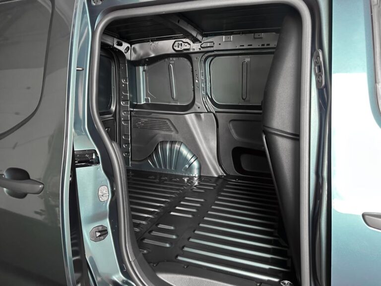 Citroën Berlingo 3PL M NEUF HDI 130CH -31% BVA CAMERA PACK TECHNO CARPLAY FULL LED CABINE EXTENSO - Image 18 (July 7, 2026)