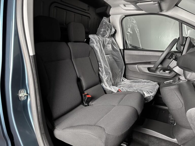 Citroën Berlingo 3PL M NEUF HDI 130CH -31% BVA CAMERA PACK TECHNO CARPLAY FULL LED CABINE EXTENSO - Image 08 (July 7, 2026)