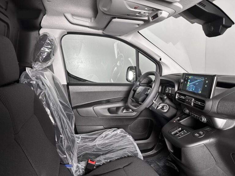 Citroën Berlingo VAN 3PL BLUEHDI 130CH -32% NEUF EAT8 S&S CARPLAY REGUL DAB FULL LED CABINE EXTENSO - Image 06 (July 7, 2026)