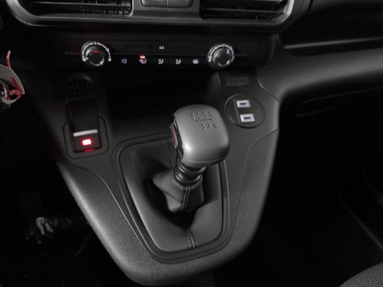 Citroën Berlingo M -34% 1.5 BLUE HDI 100CH 650KG CARPLAY REGUL FULL LED CLIM DAB ANDROID AUTO VAN - Image 11 (July 7, 2026)