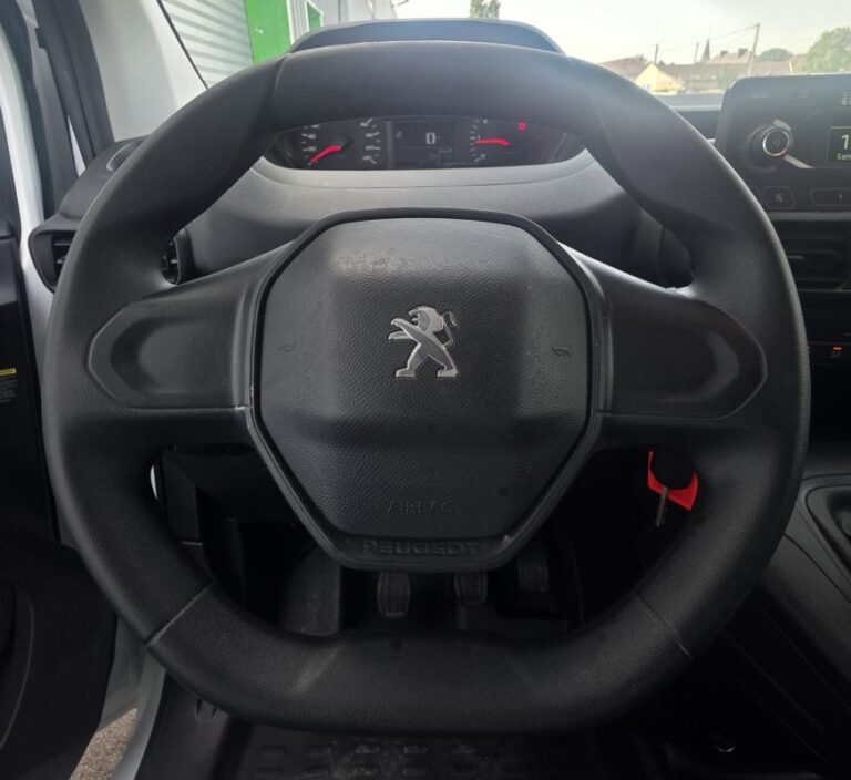 Peugeot Partner 2° Main 1.5 b HDI 100cv 3 places Grip Entretien à jour - Image 14 (July 7, 2026)
