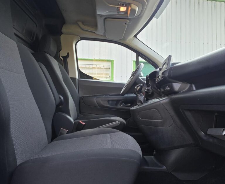 Opel combo cargo 1° Main 1.5 cdti 100cv Standard Tél / Clim Régul - Image 09 (July 7, 2026)