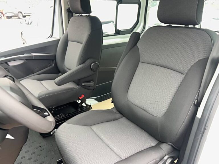 Renault Trafic FGN 2T8 BLUE DCI 150 EDC GSR2 ADVANCE - Image 16 (July 7, 2026)