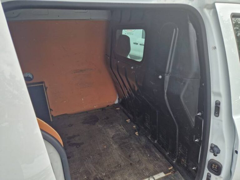Renault Express (30) VAN BLUE DCI 95 – 22 CONFORT - Image 16 (July 7, 2026)