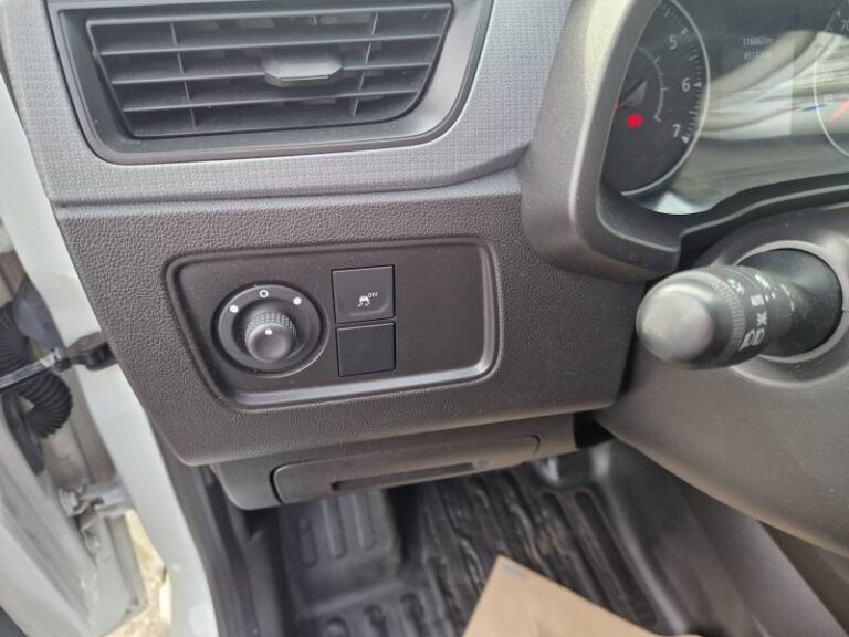 Renault Express (30) VAN BLUE DCI 95 – 22 CONFORT - Image 19 (July 7, 2026)