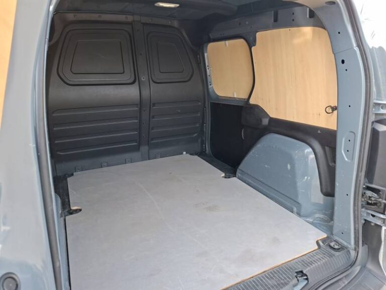 Nissan Townstar FOURGON L1 TCE 130 BVM N-CONNECTA - Image 19 (July 7, 2026)