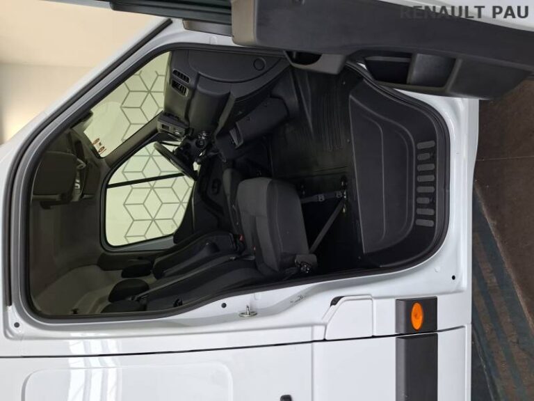Renault Master FOURGON FGN TRAC F3500 BLUE DCI 135 CONFORT - Image 09 (July 7, 2026)